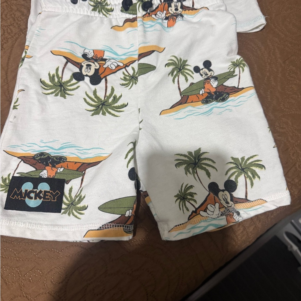 Disney White and Green Mickey Mouse Kids - Picture 2 of 8